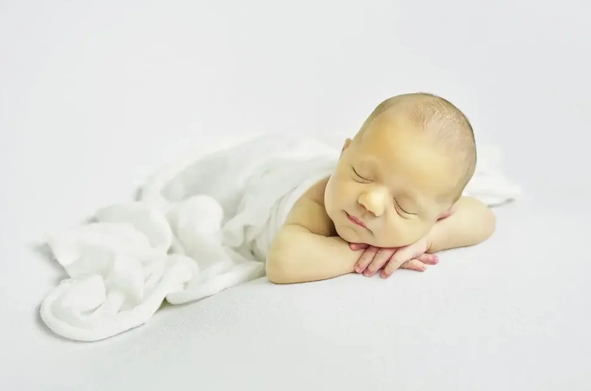 newborn-baby-with-jaundice-yellow-skin-tone