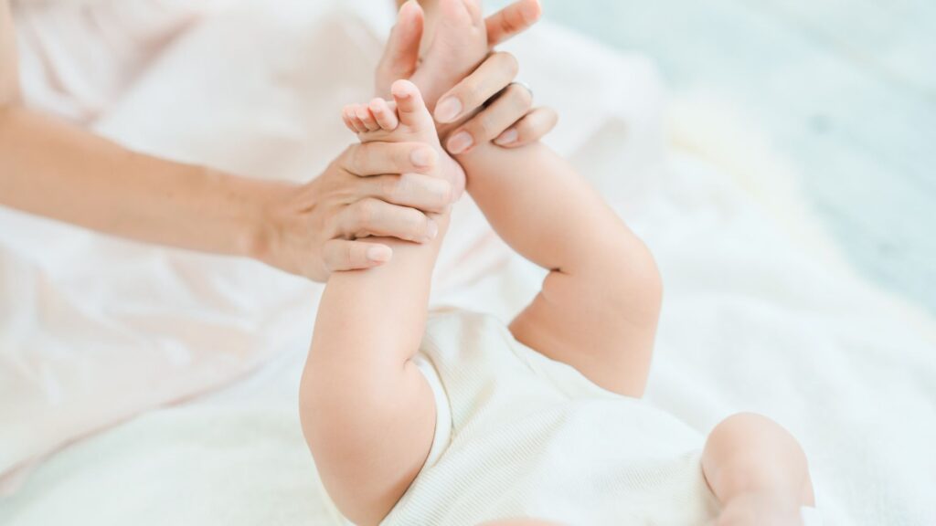  Newborn Bicycle Kicks to Relieve Grunting Baby Syndrome